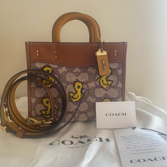 COACH 1941 Rogue 17 / Signature Textile Jacquard / Duck Motif - Picture 3 of 16
